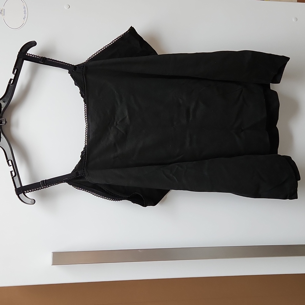 Soft by Avenue Black Floral Bead Tank Top - Size 30 / 32 - Picture 5 of 6